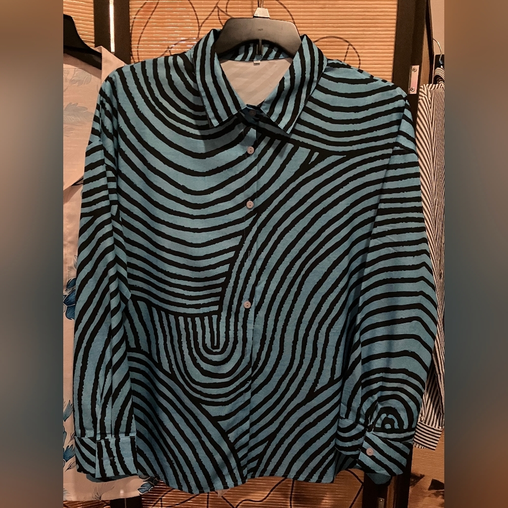 Turquoise Black Swirl Top XXL Optical Illusion Print Button Front Long Sleeve
